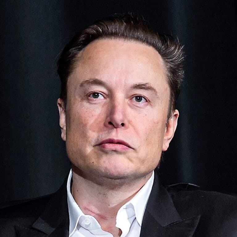 Foto de frente de Elon Musk