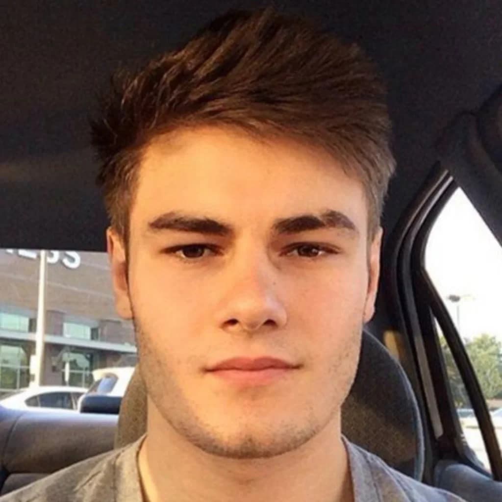 Foto de frente de Jeff Seid