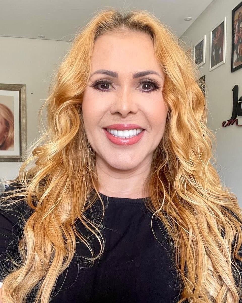 Foto de frente de Joelma