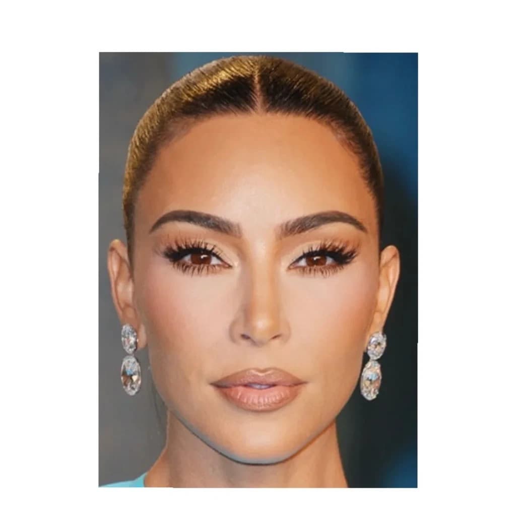 Foto de frente de Kim Kardashian