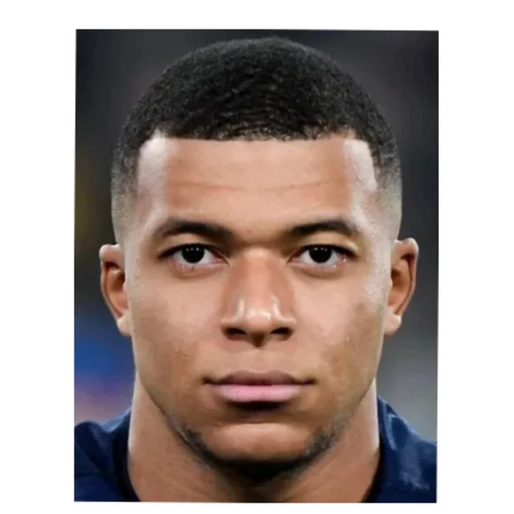 Foto de frente de Kylian Mbappé