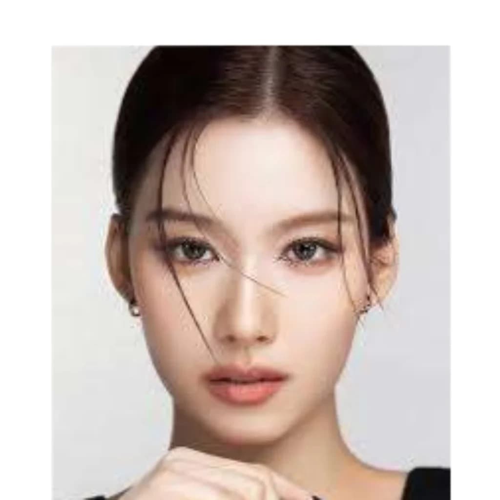 Foto de frente de Sana (TWICE)