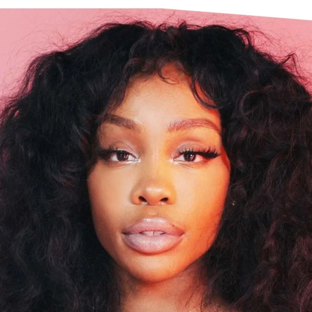 Foto de frente de SZA