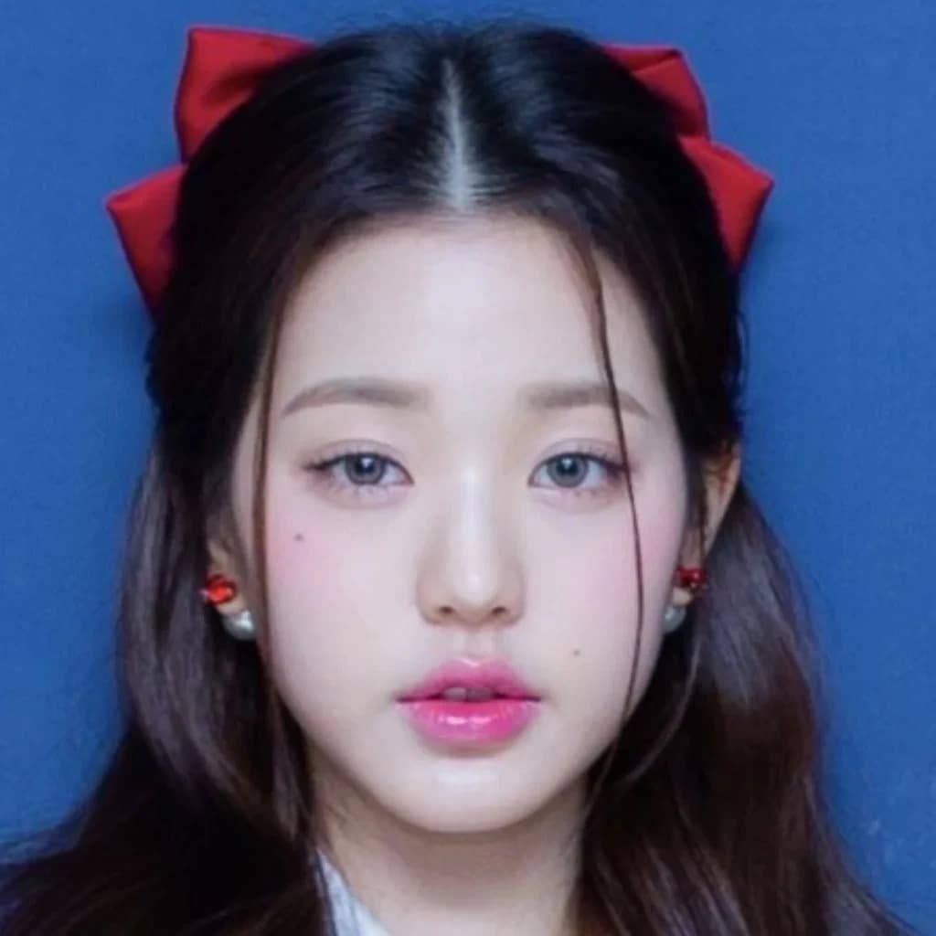 Foto de frente de Wonyoung (IVE)