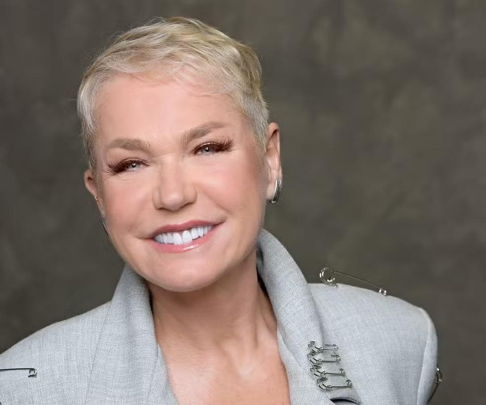 Foto de frente de Xuxa