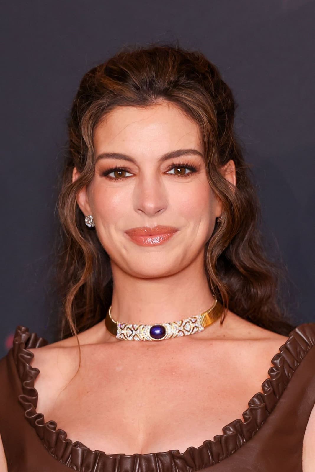Foto de frente de Anne Hathaway