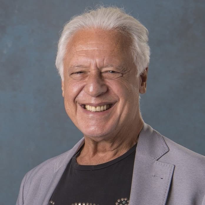 Foto de frente de Antônio Fagundes