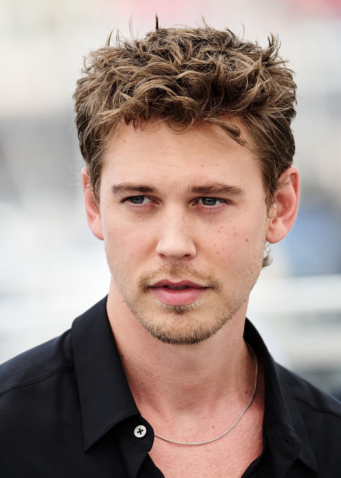 Foto de frente de Austin Butler