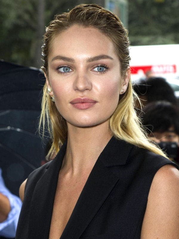 Foto de frente de Candice Swanepoel