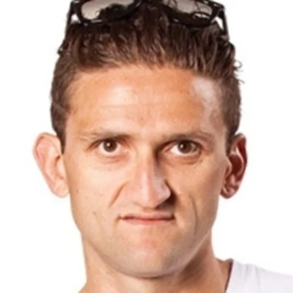 Foto de frente de Casey Neistat