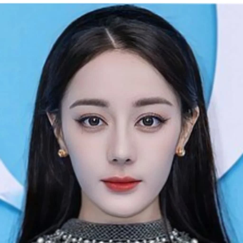 Foto de frente de Dilraba Dilmurat