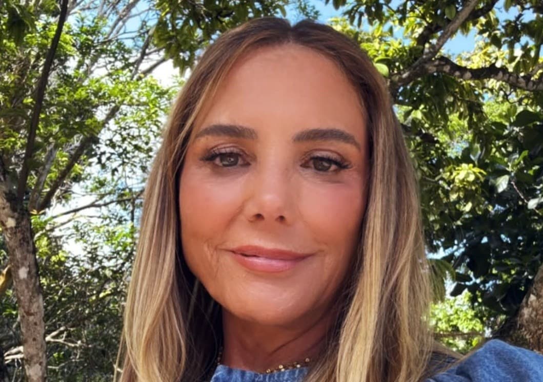 Foto de frente de Heloísa Périssé