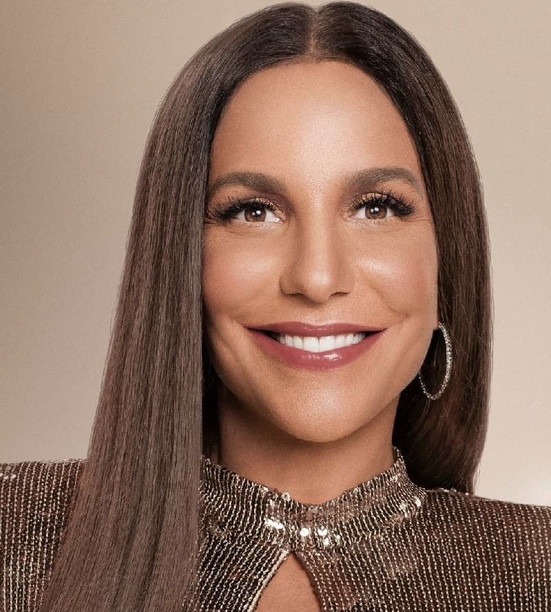 Foto de frente de Ivete Sangalo