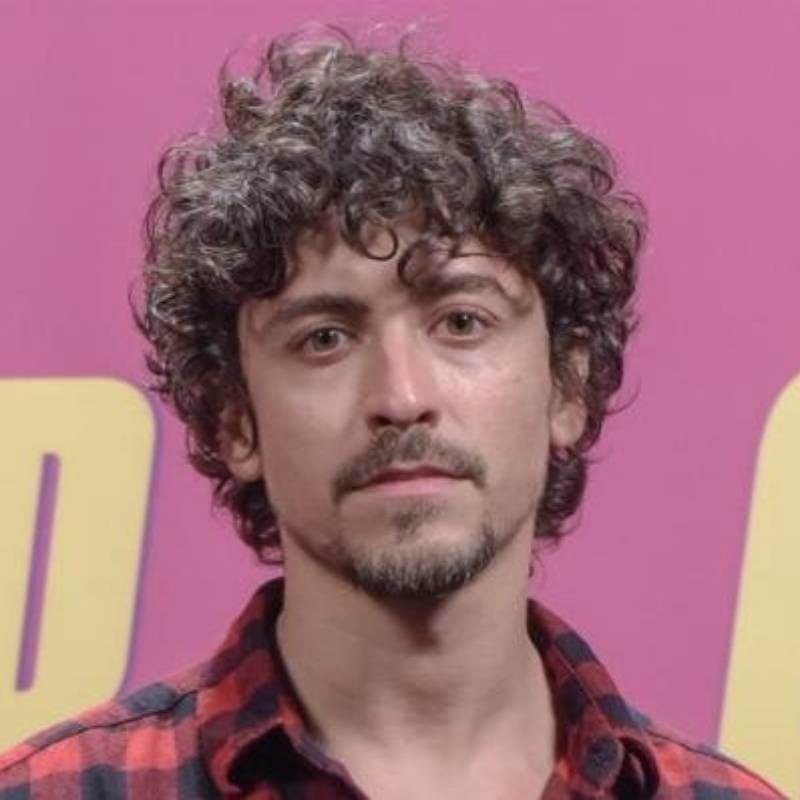 Foto de frente de Jesuíta Barbosa