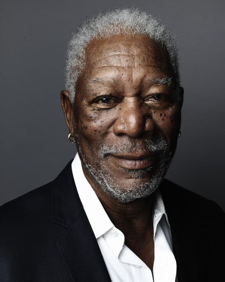Foto de frente de Morgan Freeman