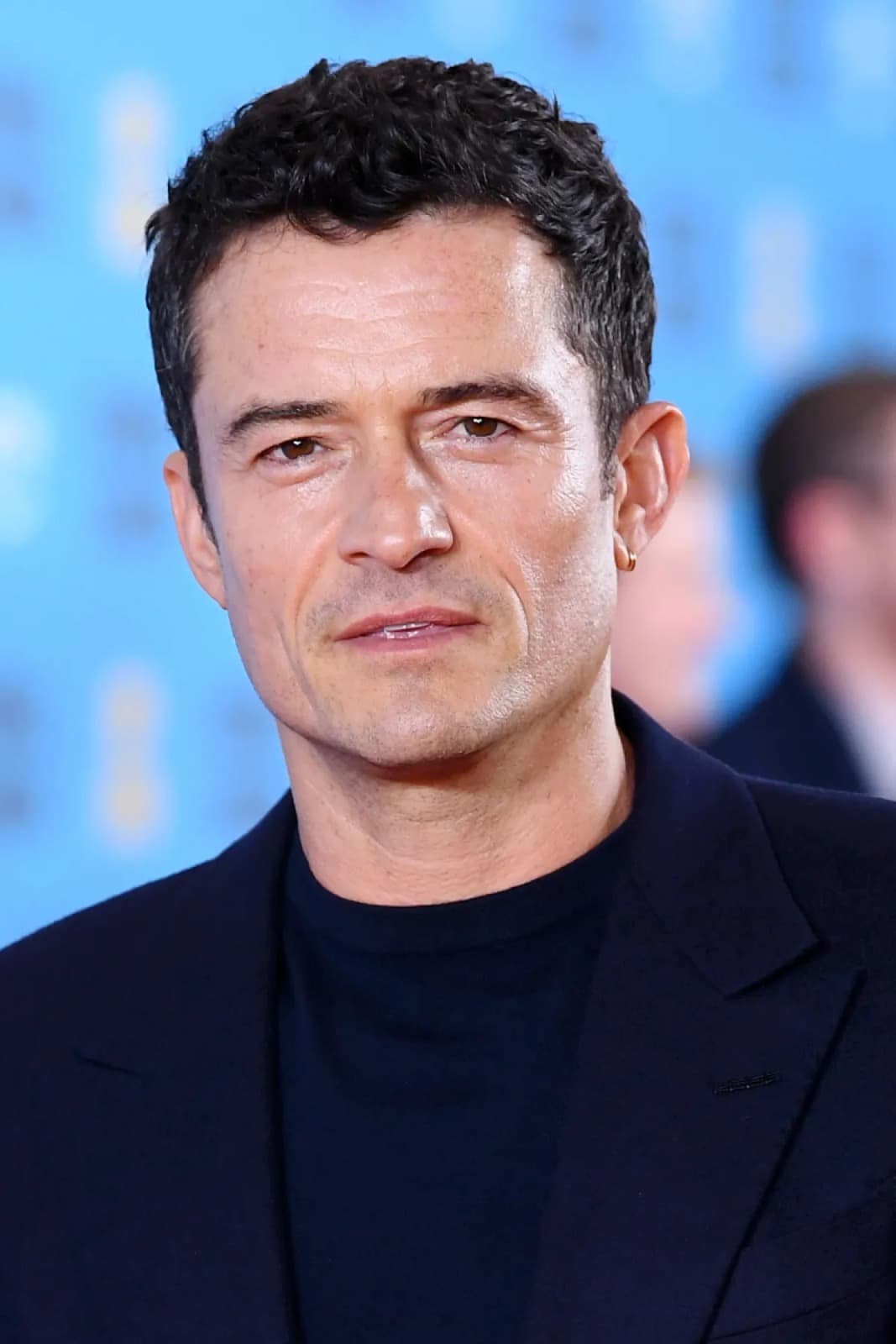 Foto de frente de Orlando Bloom