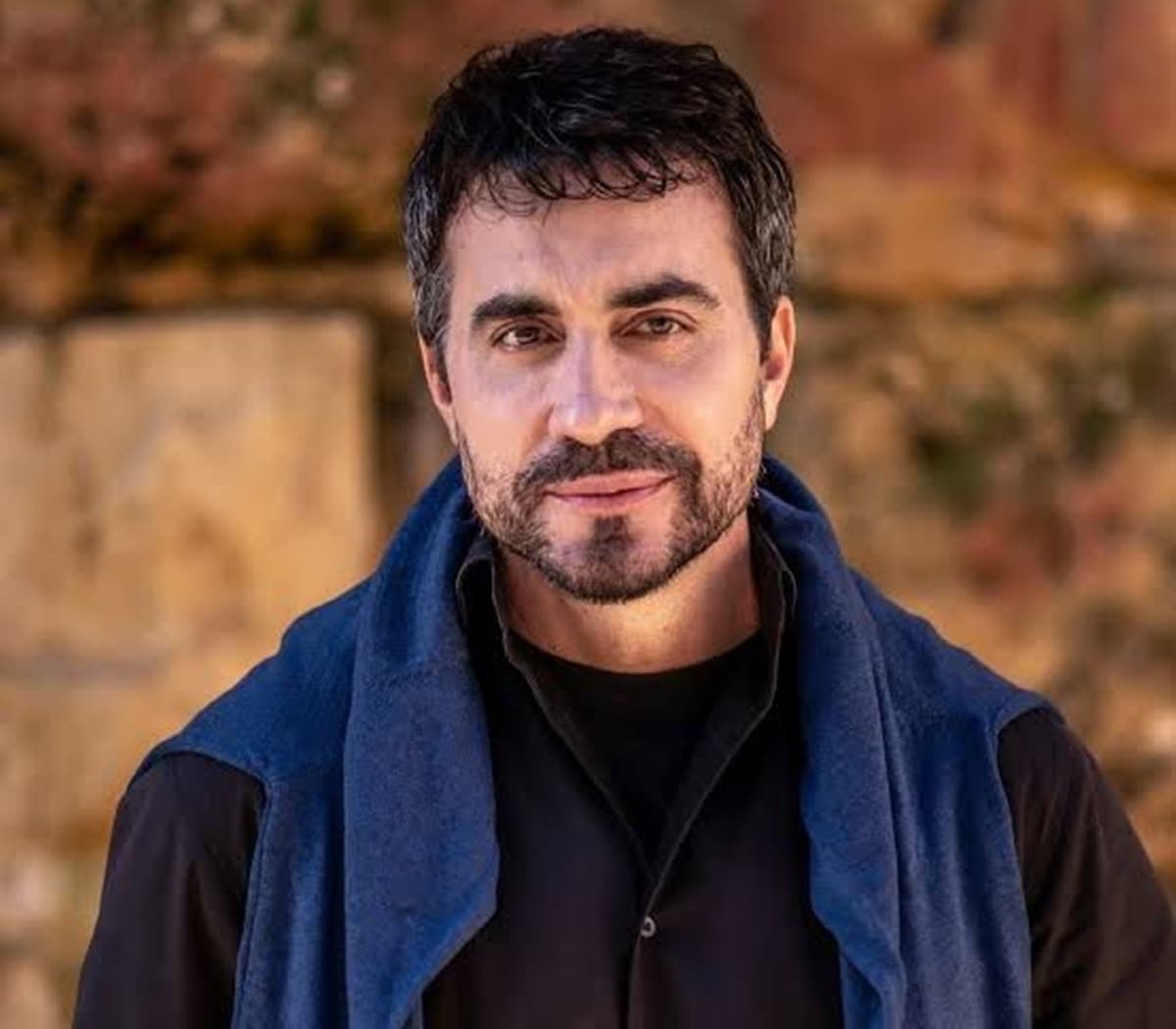 Foto de frente de Padre Fábio de Melo