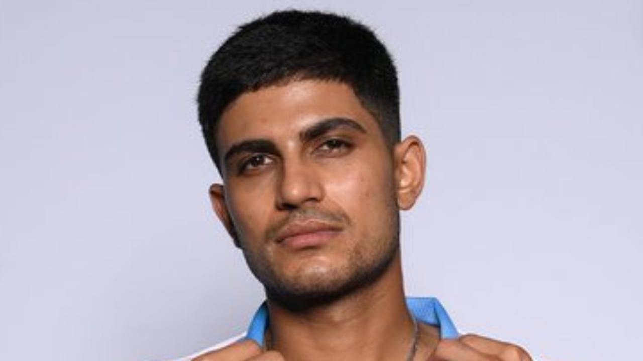 Foto de frente de Shubman Gill