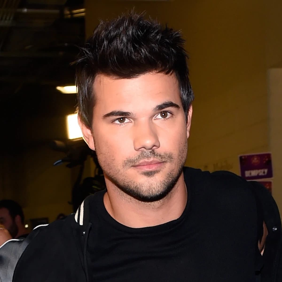 Foto de frente de Taylor Lautner