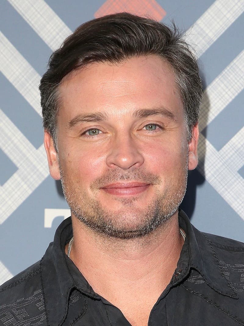 Foto de frente de Tom Welling